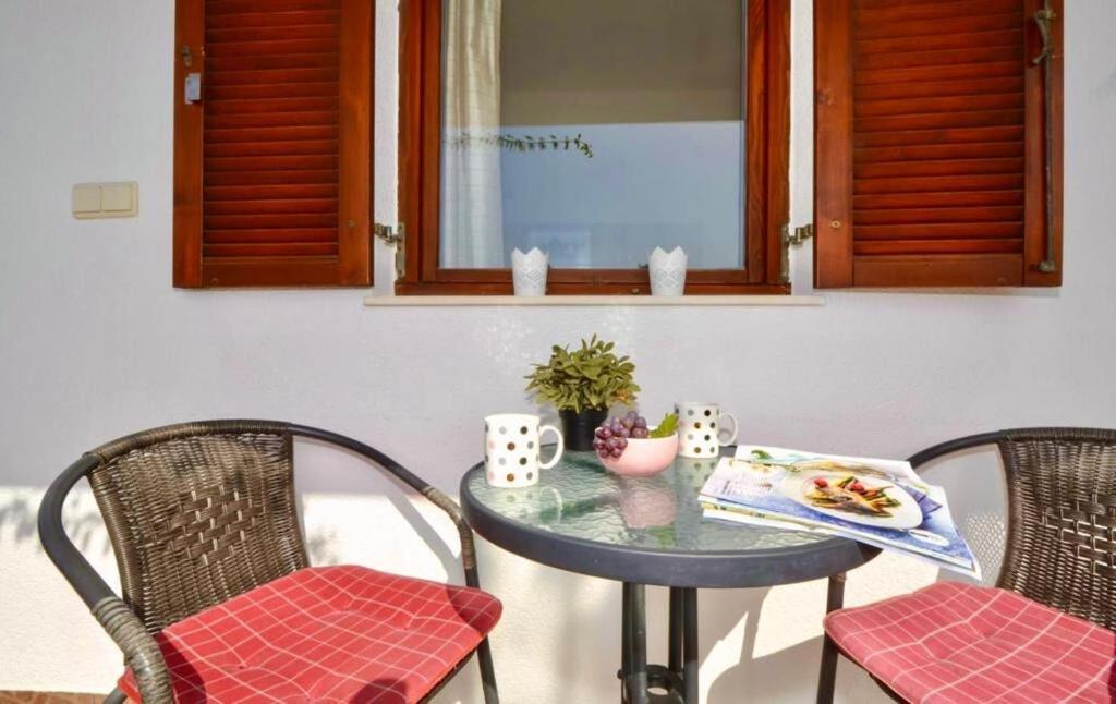 Vinišće Apartments Paz מראה חיצוני תמונה