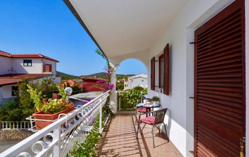 Vinišće Apartments Paz מראה חיצוני תמונה
