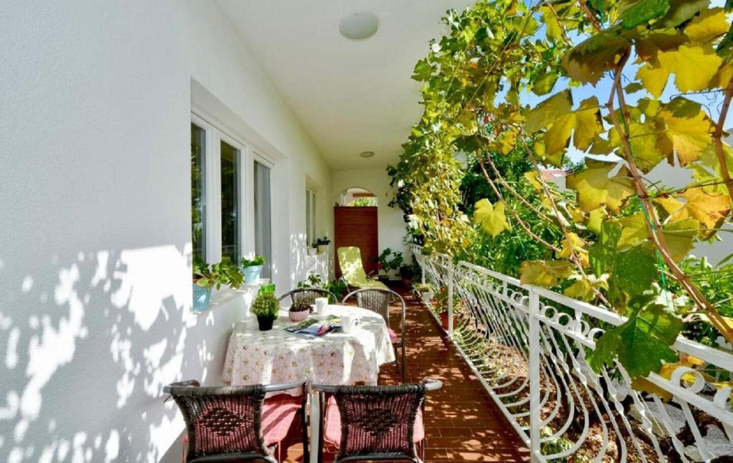 Vinišće Apartments Paz מראה חיצוני תמונה
